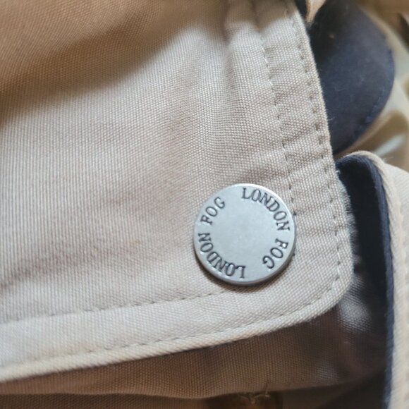 Vintage London Fog Beige Hooded Trench Coat With Button & Zip Closure Size Small - Picture 9 of 10